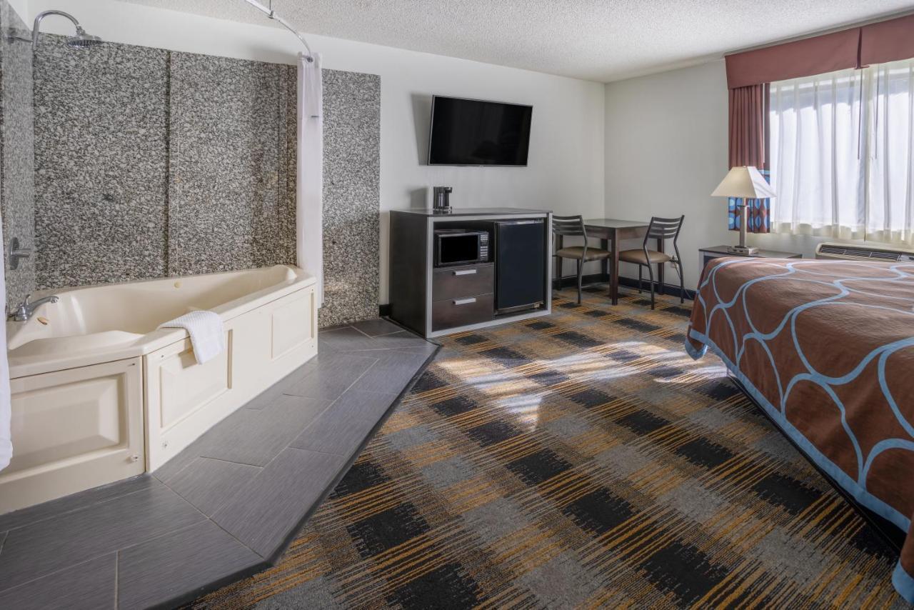 Super 8 By Wyndham Villa Rica Buitenkant foto