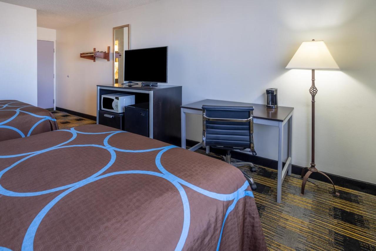 Super 8 By Wyndham Villa Rica Buitenkant foto