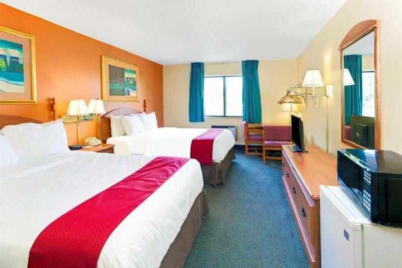 Super 8 By Wyndham Villa Rica Buitenkant foto